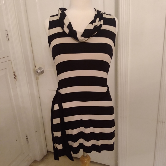 Mini dress - Picture 1 of 6